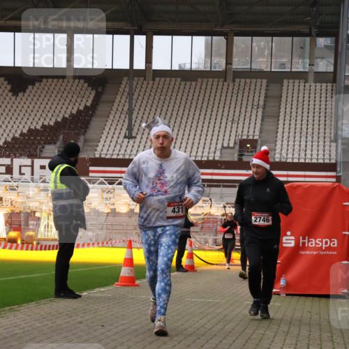 08.12.2024 - St. Pauli X-Mass-Run No. 14 Yannick Fuchs http://msf.ph/oto/7477117 08.12.2024 09:59:31 Ziel 190, 431, 1202, 1802, 2746, 2762, 3156, 3157 meine-sportfotos.de