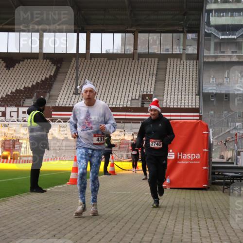 08.12.2024 - St. Pauli X-Mass-Run No. 14 Yannick Fuchs http://msf.ph/oto/7477127 08.12.2024 09:59:31 Ziel 190, 431, 1202, 1802, 2746, 2762, 3156, 3157 meine-sportfotos.de