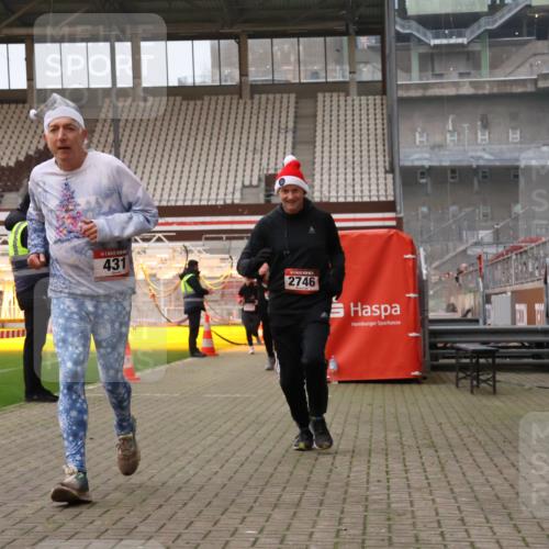 08.12.2024 - St. Pauli X-Mass-Run No. 14 Yannick Fuchs http://msf.ph/oto/7477134 08.12.2024 09:59:32 Ziel 190, 431, 2746, 2762, 3156, 3157 meine-sportfotos.de