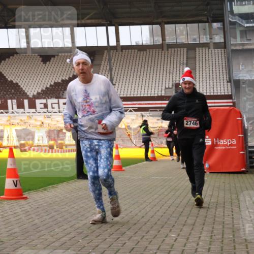 08.12.2024 - St. Pauli X-Mass-Run No. 14 Yannick Fuchs http://msf.ph/oto/7477140 08.12.2024 09:59:32 Ziel 190, 431, 2746, 2762, 3156, 3157 meine-sportfotos.de