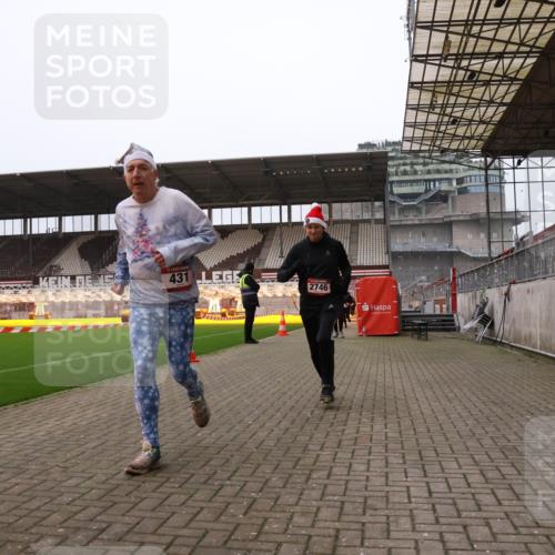 08.12.2024 - St. Pauli X-Mass-Run No. 14 Yannick Fuchs http://msf.ph/oto/7477165 08.12.2024 09:59:33 Ziel 190, 431, 2746, 2762, 3156, 3157 meine-sportfotos.de