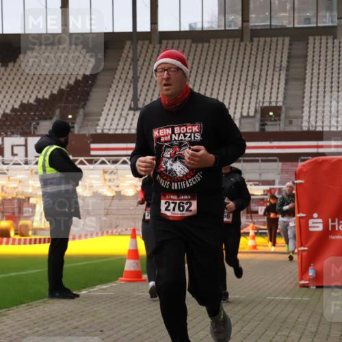 08.12.2024 - St. Pauli X-Mass-Run No. 14 Yannick Fuchs http://msf.ph/oto/7477196 08.12.2024 09:59:37 Ziel 100, 190, 431, 2746, 2762, 2932, 3156, 3157 meine-sportfotos.de