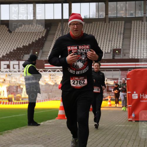08.12.2024 - St. Pauli X-Mass-Run No. 14 Yannick Fuchs http://msf.ph/oto/7477206 08.12.2024 09:59:37 Ziel 100, 190, 431, 2746, 2762, 2932, 3156, 3157 meine-sportfotos.de
