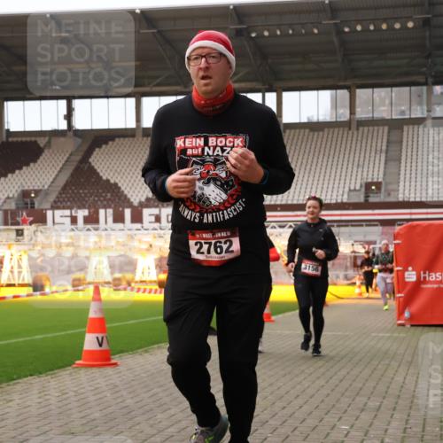 08.12.2024 - St. Pauli X-Mass-Run No. 14 Yannick Fuchs http://msf.ph/oto/7477210 08.12.2024 09:59:38 Ziel 100, 190, 431, 2746, 2762, 2932, 3156, 3157 meine-sportfotos.de