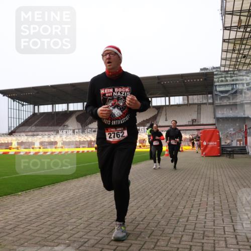 08.12.2024 - St. Pauli X-Mass-Run No. 14 Yannick Fuchs http://msf.ph/oto/7477233 08.12.2024 09:59:39 Ziel 100, 190, 431, 2746, 2762, 2932, 3156, 3157 meine-sportfotos.de