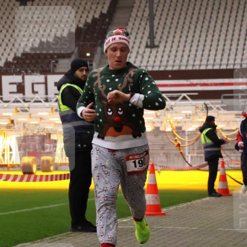 08.12.2024 - St. Pauli X-Mass-Run No. 14 Yannick Fuchs http://msf.ph/oto/7477291 08.12.2024 09:59:43 Ziel 100, 190, 2762, 2932, 3156, 3157 meine-sportfotos.de