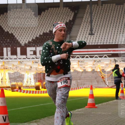 08.12.2024 - St. Pauli X-Mass-Run No. 14 Yannick Fuchs http://msf.ph/oto/7477298 08.12.2024 09:59:44 Ziel 100, 190, 2762, 2932, 3156, 3157, 3294 meine-sportfotos.de