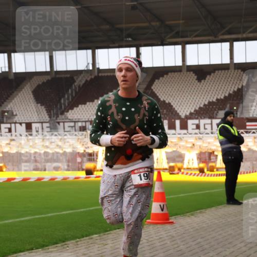 08.12.2024 - St. Pauli X-Mass-Run No. 14 Yannick Fuchs http://msf.ph/oto/7477310 08.12.2024 09:59:44 Ziel 100, 190, 2762, 2932, 3156, 3157, 3294 meine-sportfotos.de