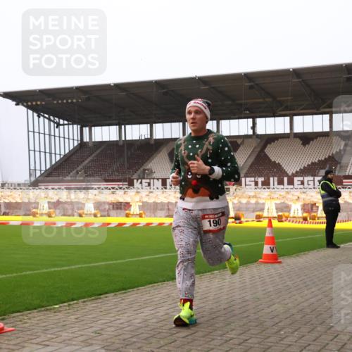 08.12.2024 - St. Pauli X-Mass-Run No. 14 Yannick Fuchs http://msf.ph/oto/7477322 08.12.2024 09:59:45 Ziel 100, 190, 2478, 2480, 2762, 2932, 3156, 3157, 3294 meine-sportfotos.de