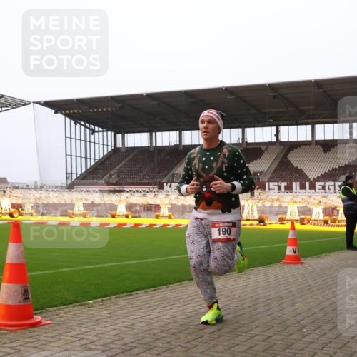 08.12.2024 - St. Pauli X-Mass-Run No. 14 Yannick Fuchs http://msf.ph/oto/7477325 08.12.2024 09:59:45 Ziel 100, 190, 2478, 2480, 2762, 2932, 3156, 3157, 3294 meine-sportfotos.de