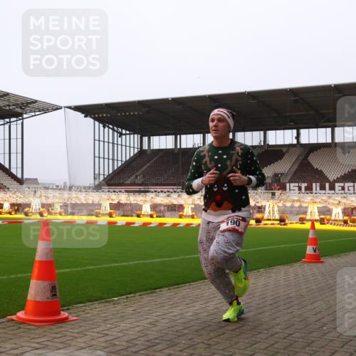 08.12.2024 - St. Pauli X-Mass-Run No. 14 Yannick Fuchs http://msf.ph/oto/7477329 08.12.2024 09:59:45 Ziel 100, 190, 2478, 2480, 2762, 2932, 3156, 3157, 3294 meine-sportfotos.de