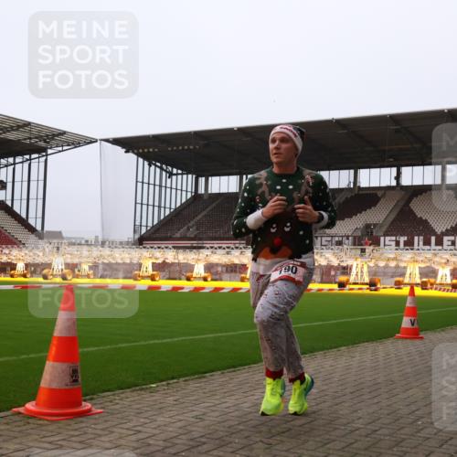 08.12.2024 - St. Pauli X-Mass-Run No. 14 Yannick Fuchs http://msf.ph/oto/7477334 08.12.2024 09:59:45 Ziel 100, 190, 2478, 2480, 2762, 2932, 3156, 3157, 3294 meine-sportfotos.de