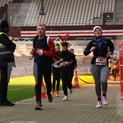 08.12.2024 - St. Pauli X-Mass-Run No. 14 Yannick Fuchs http://msf.ph/oto/7477348 08.12.2024 09:59:47 Ziel 100, 190, 2478, 2480, 2762, 2932, 2958, 3156, 3157, 3294 meine-sportfotos.de