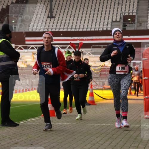 08.12.2024 - St. Pauli X-Mass-Run No. 14 Yannick Fuchs http://msf.ph/oto/7477351 08.12.2024 09:59:47 Ziel 100, 190, 2478, 2480, 2762, 2932, 2958, 3156, 3157, 3294 meine-sportfotos.de
