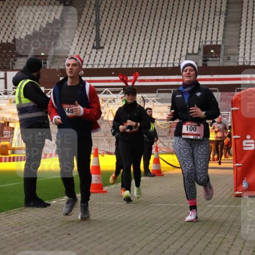 08.12.2024 - St. Pauli X-Mass-Run No. 14 Yannick Fuchs http://msf.ph/oto/7477358 08.12.2024 09:59:48 Ziel 100, 190, 2478, 2480, 2932, 2958, 3156, 3157, 3294 meine-sportfotos.de