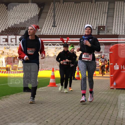 08.12.2024 - St. Pauli X-Mass-Run No. 14 Yannick Fuchs http://msf.ph/oto/7477366 08.12.2024 09:59:49 Ziel 100, 190, 2478, 2480, 2739, 2932, 2958, 3156, 3157, 3294 meine-sportfotos.de