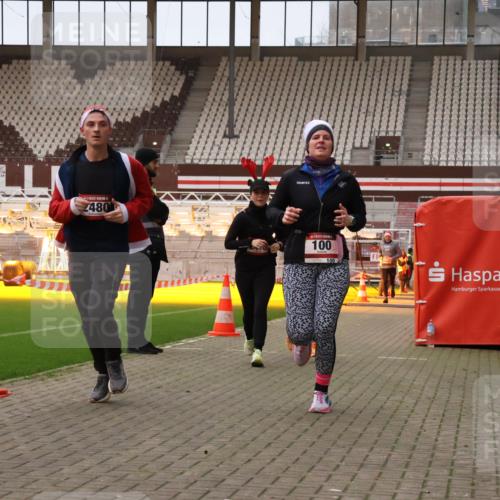 08.12.2024 - St. Pauli X-Mass-Run No. 14 Yannick Fuchs http://msf.ph/oto/7477381 08.12.2024 09:59:49 Ziel 100, 190, 2478, 2480, 2739, 2932, 2958, 3156, 3157, 3294 meine-sportfotos.de