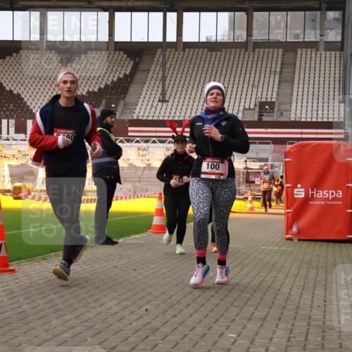 08.12.2024 - St. Pauli X-Mass-Run No. 14 Yannick Fuchs http://msf.ph/oto/7477388 08.12.2024 09:59:49 Ziel 100, 190, 2478, 2480, 2739, 2932, 2958, 3156, 3157, 3294 meine-sportfotos.de
