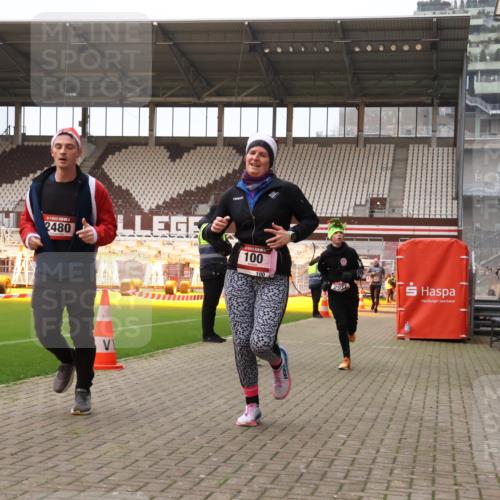 08.12.2024 - St. Pauli X-Mass-Run No. 14 Yannick Fuchs http://msf.ph/oto/7477397 08.12.2024 09:59:50 Ziel 100, 123, 190, 2478, 2480, 2739, 2932, 2958, 3294 meine-sportfotos.de