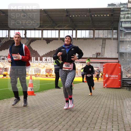 08.12.2024 - St. Pauli X-Mass-Run No. 14 Yannick Fuchs http://msf.ph/oto/7477400 08.12.2024 09:59:50 Ziel 100, 123, 190, 2478, 2480, 2739, 2932, 2958, 3294 meine-sportfotos.de