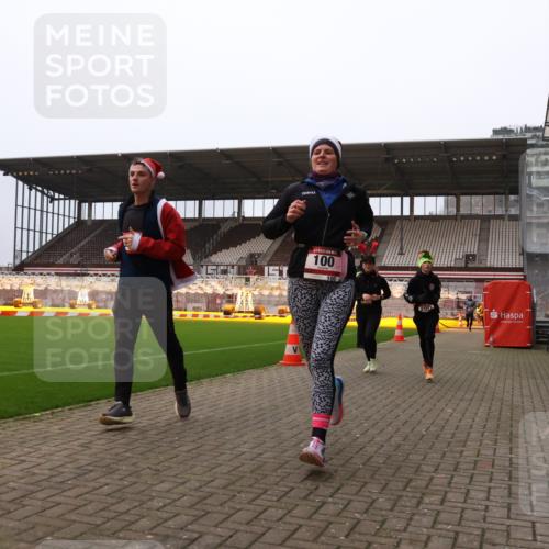 08.12.2024 - St. Pauli X-Mass-Run No. 14 Yannick Fuchs http://msf.ph/oto/7477414 08.12.2024 09:59:51 Ziel 100, 123, 190, 2478, 2480, 2739, 2932, 2958, 3294 meine-sportfotos.de