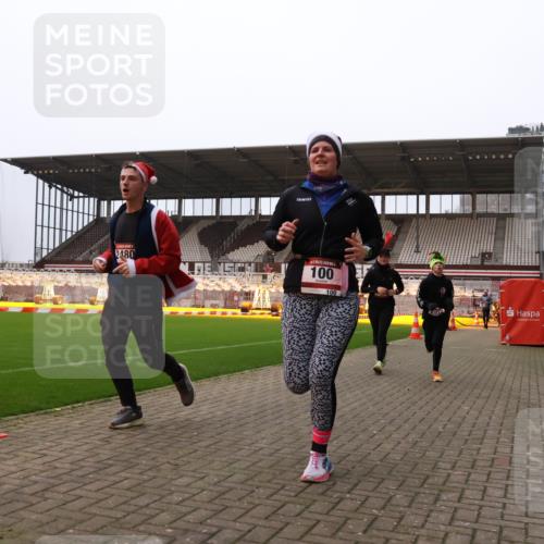 08.12.2024 - St. Pauli X-Mass-Run No. 14 Yannick Fuchs http://msf.ph/oto/7477421 08.12.2024 09:59:51 Ziel 100, 123, 190, 2478, 2480, 2739, 2932, 2958, 3294 meine-sportfotos.de