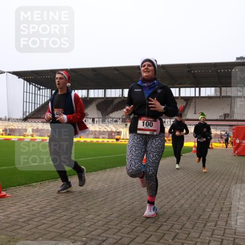 08.12.2024 - St. Pauli X-Mass-Run No. 14 Yannick Fuchs http://msf.ph/oto/7477424 08.12.2024 09:59:51 Ziel 100, 123, 190, 2478, 2480, 2739, 2932, 2958, 3294 meine-sportfotos.de