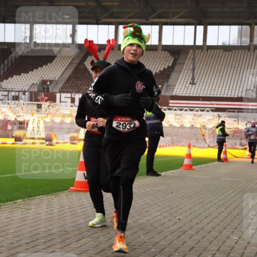 08.12.2024 - St. Pauli X-Mass-Run No. 14 Yannick Fuchs http://msf.ph/oto/7477442 08.12.2024 09:59:53 Ziel 100, 123, 2478, 2480, 2739, 2932, 2958, 3294 meine-sportfotos.de