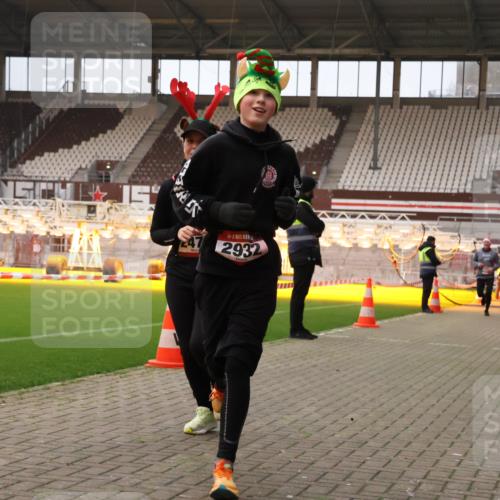 08.12.2024 - St. Pauli X-Mass-Run No. 14 Yannick Fuchs http://msf.ph/oto/7477445 08.12.2024 09:59:53 Ziel 100, 123, 2478, 2480, 2739, 2932, 2958, 3294 meine-sportfotos.de