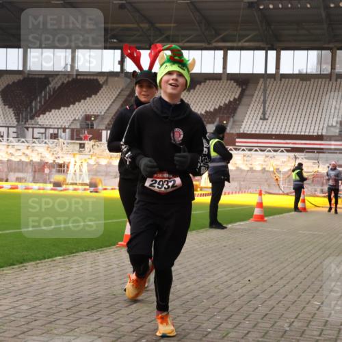 08.12.2024 - St. Pauli X-Mass-Run No. 14 Yannick Fuchs http://msf.ph/oto/7477452 08.12.2024 09:59:53 Ziel 100, 123, 2478, 2480, 2739, 2932, 2958, 3294 meine-sportfotos.de