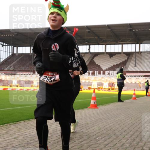 08.12.2024 - St. Pauli X-Mass-Run No. 14 Yannick Fuchs http://msf.ph/oto/7477473 08.12.2024 09:59:54 Ziel 100, 123, 2478, 2480, 2739, 2932, 2958, 3294 meine-sportfotos.de