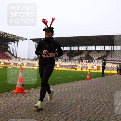 08.12.2024 - St. Pauli X-Mass-Run No. 14 Yannick Fuchs http://msf.ph/oto/7477492 08.12.2024 09:59:54 Ziel 100, 123, 2478, 2480, 2739, 2932, 2958, 3294 meine-sportfotos.de