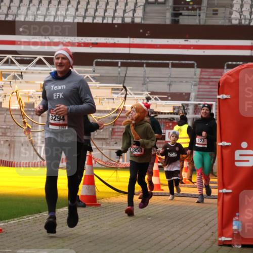 08.12.2024 - St. Pauli X-Mass-Run No. 14 Yannick Fuchs http://msf.ph/oto/7477504 08.12.2024 09:59:56 Ziel 100, 123, 2478, 2480, 2739, 2932, 2958, 3294 meine-sportfotos.de