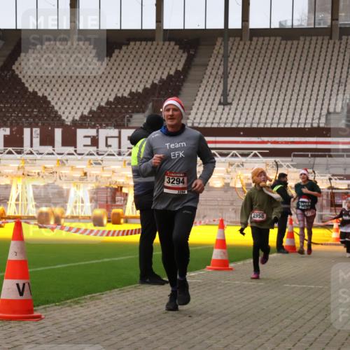 08.12.2024 - St. Pauli X-Mass-Run No. 14 Yannick Fuchs http://msf.ph/oto/7477520 08.12.2024 09:59:58 Ziel 100, 123, 2478, 2480, 2739, 2932, 2958, 3294 meine-sportfotos.de
