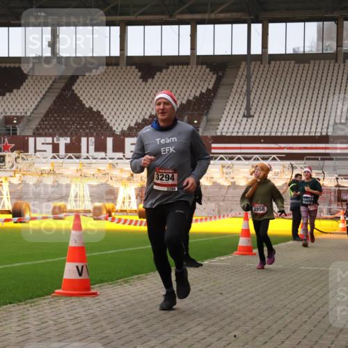 08.12.2024 - St. Pauli X-Mass-Run No. 14 Yannick Fuchs http://msf.ph/oto/7477531 08.12.2024 09:59:59 Ziel 100, 123, 2478, 2480, 2739, 2932, 2958, 3294 meine-sportfotos.de