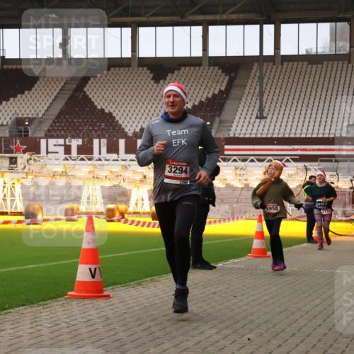 08.12.2024 - St. Pauli X-Mass-Run No. 14 Yannick Fuchs http://msf.ph/oto/7477535 08.12.2024 09:59:59 Ziel 100, 123, 2478, 2480, 2739, 2932, 2958, 3294 meine-sportfotos.de