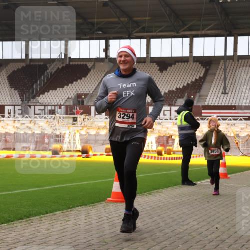 08.12.2024 - St. Pauli X-Mass-Run No. 14 Yannick Fuchs http://msf.ph/oto/7477538 08.12.2024 10:00:00 Ziel 123, 2478, 2480, 2739, 2932, 2958, 3294 meine-sportfotos.de