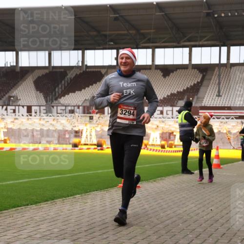 08.12.2024 - St. Pauli X-Mass-Run No. 14 Yannick Fuchs http://msf.ph/oto/7477544 08.12.2024 10:00:00 Ziel 123, 2478, 2480, 2739, 2932, 2958, 3294 meine-sportfotos.de