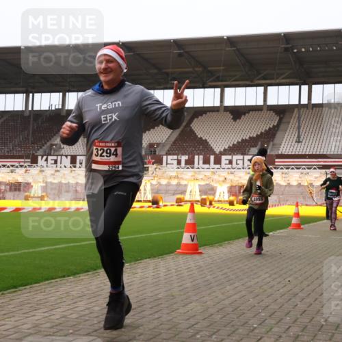 08.12.2024 - St. Pauli X-Mass-Run No. 14 Yannick Fuchs http://msf.ph/oto/7477560 08.12.2024 10:00:01 Ziel 123, 2478, 2480, 2739, 2932, 2958, 3294 meine-sportfotos.de