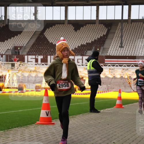 08.12.2024 - St. Pauli X-Mass-Run No. 14 Yannick Fuchs http://msf.ph/oto/7477568 08.12.2024 10:00:02 Ziel 123, 2478, 2480, 2739, 2958, 3294 meine-sportfotos.de