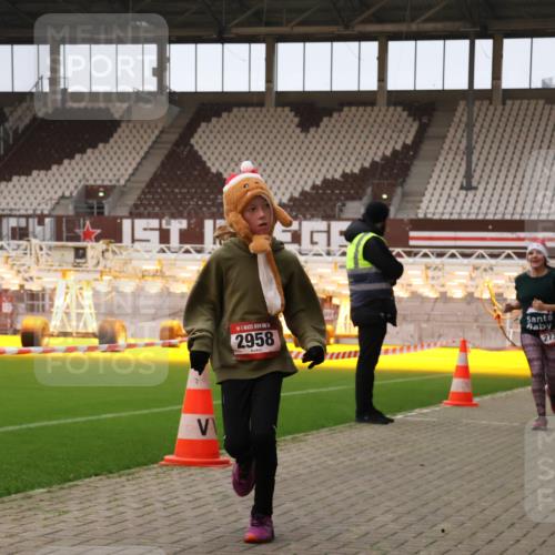 08.12.2024 - St. Pauli X-Mass-Run No. 14 Yannick Fuchs http://msf.ph/oto/7477572 08.12.2024 10:00:02 Ziel 123, 2478, 2480, 2739, 2958, 3294 meine-sportfotos.de