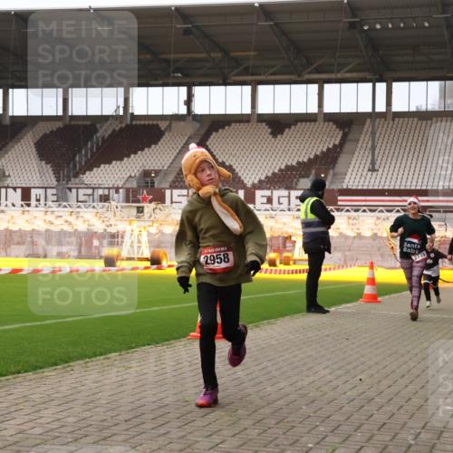08.12.2024 - St. Pauli X-Mass-Run No. 14 Yannick Fuchs http://msf.ph/oto/7477587 08.12.2024 10:00:02 Ziel 123, 2478, 2480, 2739, 2958, 3294 meine-sportfotos.de