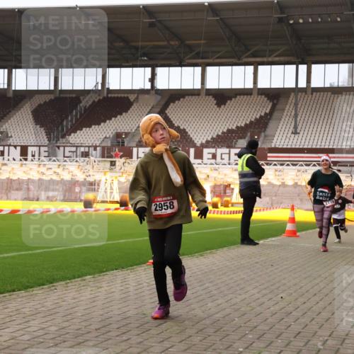 08.12.2024 - St. Pauli X-Mass-Run No. 14 Yannick Fuchs http://msf.ph/oto/7477590 08.12.2024 10:00:02 Ziel 123, 2478, 2480, 2739, 2958, 3294 meine-sportfotos.de