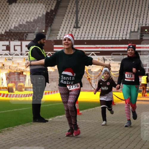 08.12.2024 - St. Pauli X-Mass-Run No. 14 Yannick Fuchs http://msf.ph/oto/7477600 08.12.2024 10:00:03 Ziel 123, 2478, 2480, 2739, 2958, 3294 meine-sportfotos.de