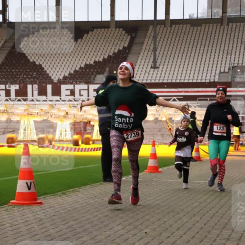 08.12.2024 - St. Pauli X-Mass-Run No. 14 Yannick Fuchs http://msf.ph/oto/7477617 08.12.2024 10:00:04 Ziel 123, 2478, 2480, 2739, 2958, 3294 meine-sportfotos.de