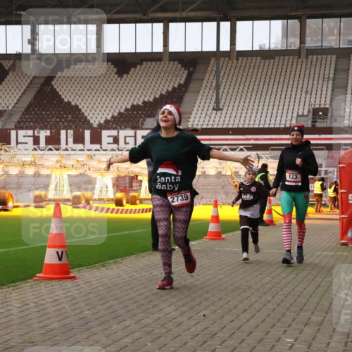 08.12.2024 - St. Pauli X-Mass-Run No. 14 Yannick Fuchs http://msf.ph/oto/7477624 08.12.2024 10:00:04 Ziel 123, 2478, 2480, 2739, 2958, 3294 meine-sportfotos.de