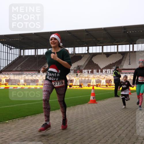 08.12.2024 - St. Pauli X-Mass-Run No. 14 Yannick Fuchs http://msf.ph/oto/7477666 08.12.2024 10:00:06 Ziel 123, 2478, 2480, 2739, 2958, 3172, 3294 meine-sportfotos.de