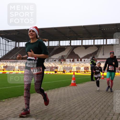 08.12.2024 - St. Pauli X-Mass-Run No. 14 Yannick Fuchs http://msf.ph/oto/7477672 08.12.2024 10:00:06 Ziel 123, 2478, 2480, 2739, 2958, 3172, 3294 meine-sportfotos.de