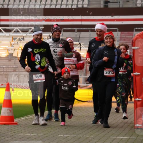 08.12.2024 - St. Pauli X-Mass-Run No. 14 Yannick Fuchs http://msf.ph/oto/7477767 08.12.2024 10:00:20 Ziel 174, 259, 484, 608, 1393, 3013, 3015, 3170, 3172 meine-sportfotos.de