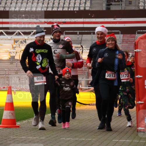 08.12.2024 - St. Pauli X-Mass-Run No. 14 Yannick Fuchs http://msf.ph/oto/7477775 08.12.2024 10:00:20 Ziel 174, 259, 484, 608, 1393, 3013, 3015, 3170, 3172 meine-sportfotos.de